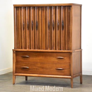 Thomasville Mid Century Tall Dresser 