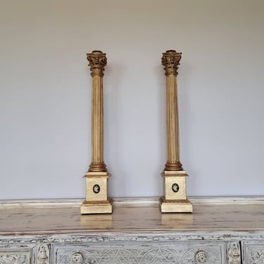 Pair of Vintage Italian Cameo Mounted Giltwood Neoclassical Architectural Corinthian Column Candlestick 