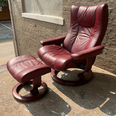 Ekornes Chair & Ottoman