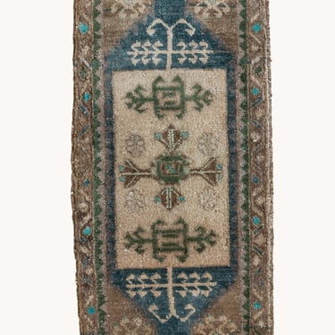 Vintage Turkish Mini Rug No. 636 | 1'5 x 3'5