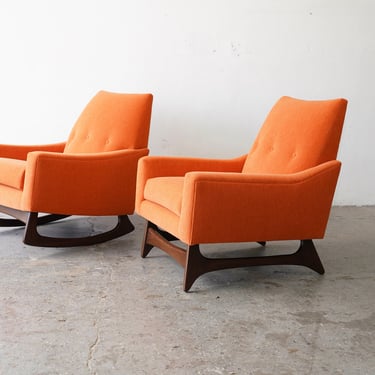 Pair of Adrian Pearsall Style Leisure Collection Lounge Chairs by Kroehler 