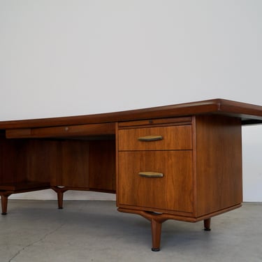 1950's Mid-century Modern Boomerang Executive Desk by Monteverdi-Young 