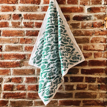 block printed tea towel. green leaves on white. organic flour sack cotton kitchen towel. ecofriendly. jungle. leaf. boho. plants. 