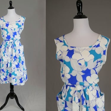 80s White Floral Dress - Big Blue and Gray Flowers - Summer Cotton Blend - BECO Originals - Vintage 1980s - M 