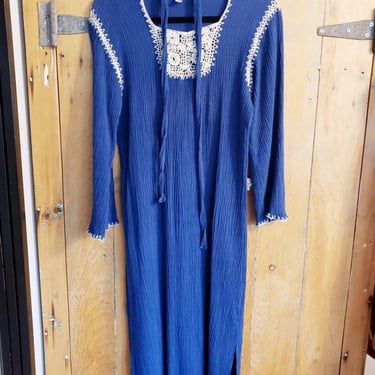 1970s Blue Boho Dress Cream Crochet Greece Greek / 70 Long Sleeved Summer Hippie Dress Belt Sash / Melina 