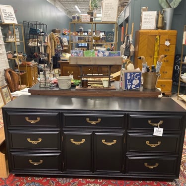 Harlow - Vintage Mid Century Modern Dresser - Virginia 