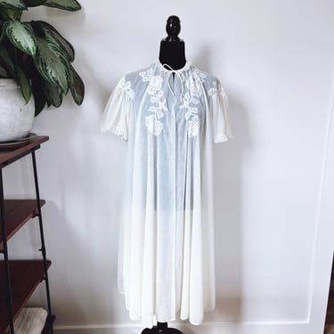 Vintage 60s Lacey Sheer Nightgown Robe 