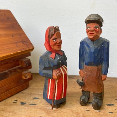 Vintage Wooden Carvings, Old Couple, Farmhouse, Patriotic, Red White Blue, Primitive Carved Statues, Sven Gunnarsson Style 