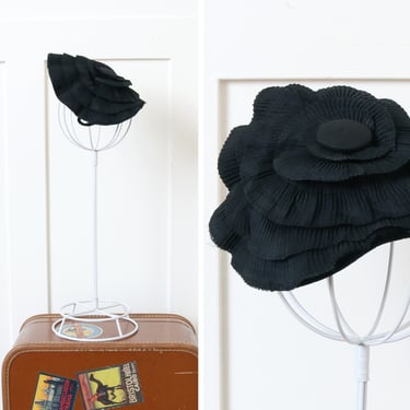 vintage 1950s black ruffle hat • dainty accordion pleat fifties cap 