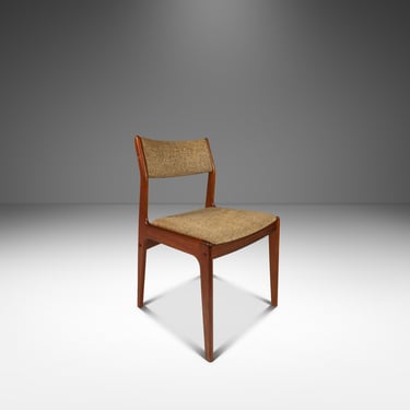 Scandinavian Mid-Century Modern Side / Desk Chair in Solid Teak & Original Fabric by D-SCAN, c. 1970s 