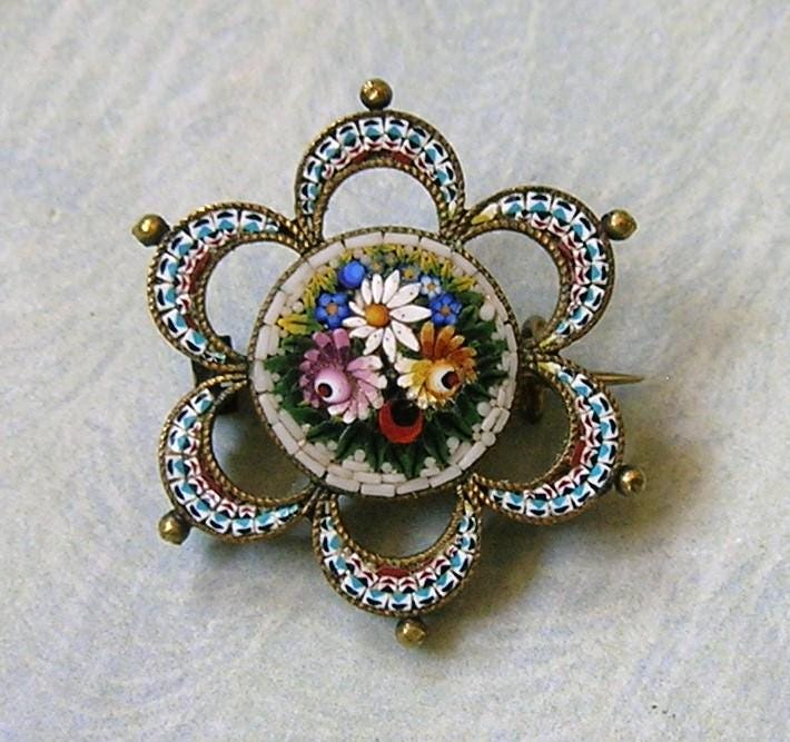 イタリア　アンティーク Antique Italian Micro Mosaic Brooch Pin, Old Micro | Keepsake