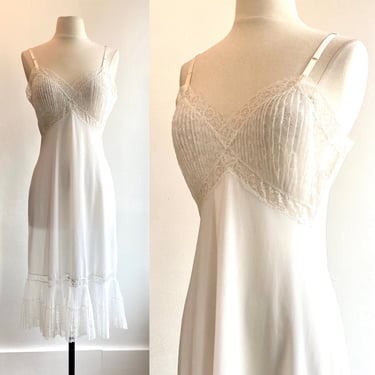 Pretty Vintage 40s 50s ACCORDION PLEAT Full Slip / SHEER Lace Cups / 