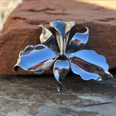 Hector Aguilar ~ Vintage Taxco 940 Silver Orchid Flower Pin / Brooch c. 1940's 