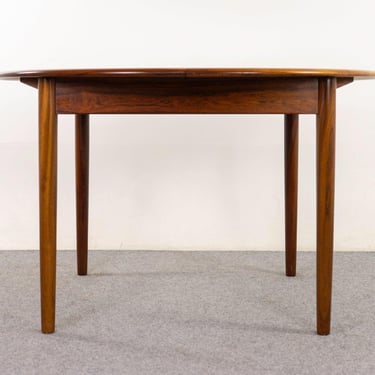 Rosewood Danish Dining Table - (322-119) 