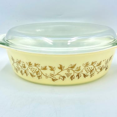 Pyrex Golden Grapes Casserole Dish with Lid, No. 045, 2 1/2 Qt, Cream Gold Leaves, Vintage Ovenware 
