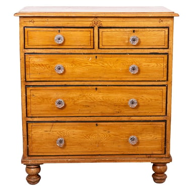 Faux Grain Cottage Chest of Drawers with Bun Feet