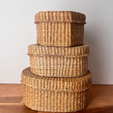 Set of 3 Small Stacking Woven Baskets. Vintage Braided Brown Natural Fiber Trinket Baskets. 