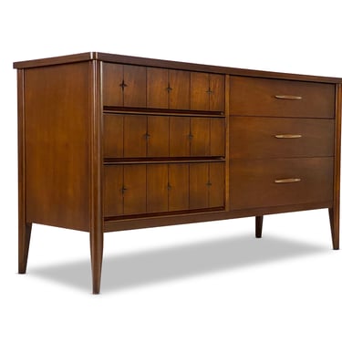 Broyhill Saga 6-Drawer Dresser, Circa 1960s - *Please ask for a shipping quote before you buy. 