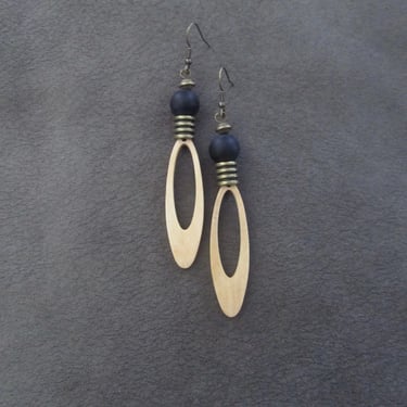 Long wooden and black frosted glass earrings 