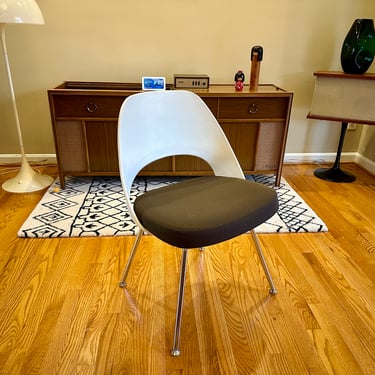 Knoll Saarinen Executive Armless Chair Dining or Office - Free Shipping 