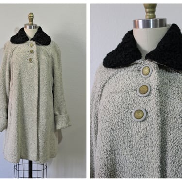 1940s Coat // Vintage 40s Milium Oatmeal Nubby Wool Persian Lamb Collar Trim Jacket Coat Swing Cuffed Bell Sleeve // One Size 