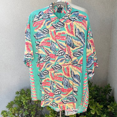 Vintage Mens Hawaiian floral shirt Sz Large by Generra 