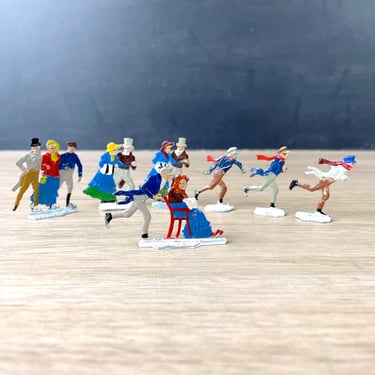 Heinrichsen 7 flat lead skating figures - Germany - 1930s vintage 