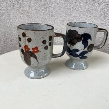 Vintage modern stoneware coffee pedestal mugs set 2 grey browns floral print 
