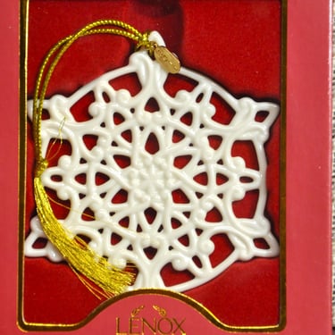 Lenox Annual Snowfantasies Snowflake Ornament Collectible Christmas Gift Holiday Decor RARE Hard to Find Christmas Gift 2011 24K Gold Plate 