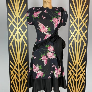 1940s dress, novelty print, hydrangeas and butterflies, vintage 40s dress, size small, film noir style, cap sleeves, black floral, 25 waist 