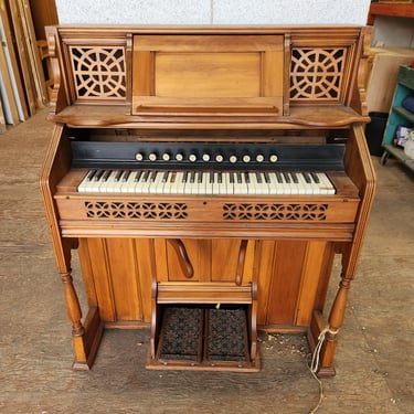 Antique Kimball Chicago Pump Organ 43.25 x 49.75 x 23.25