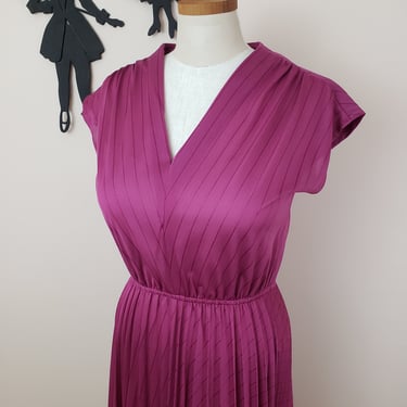 Vintage 1970's Purple Dress / 70s Poly Day Dress M 