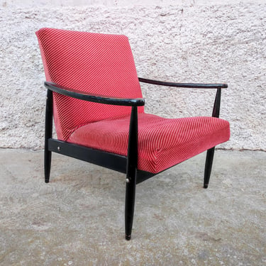 Vintage Coctail Armchair / Retro Lounge Armchair / Mid Century Red Lounge Cocktail Armchair / Vintage Textile Armchairs / Yugoslavia/ 70s 