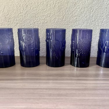 Vintage Iittala Nuutajärvi, Arabia Of Finland Oiva Toikka Flora purple drinking glassware, Flora series, Arabia of Finland Raised Design 