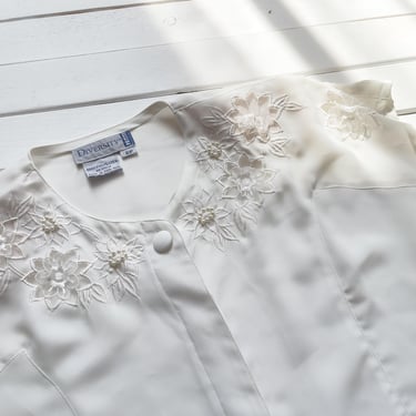 cute cottagecore blouse 80s 90s vintage white embroidered short sleeve shirt 