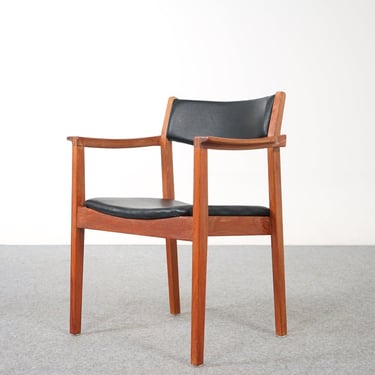 Mid-Century Teak Arm Chair - (320-088.4) 
