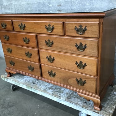 Mahogany Glass Top Dresser (Seattle)