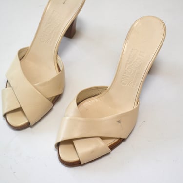 Vintage High Heel Ferragamo Sandals Shoes size 7 Off White Bone Cream High Heel Slides Sandals Salvator Ferragamo Size 7 Wedding High Heels 