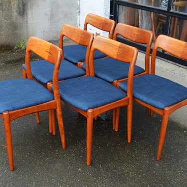 Spectacular Set of 6 Sculptural Teak Dining Chairs by Johannes Andersen in Blue