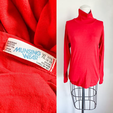 Vintage 1980s Munsing Wear Red Turtleneck Top / XS/S (youth XL) 