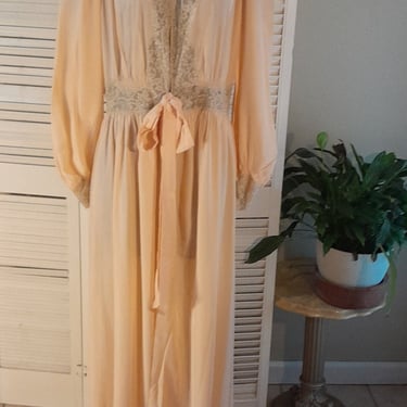 Vintage 30s/40s Pink Satin and Cotton Lace Old Hollywood Glam Dressing Gown / RARE / sz M/L 