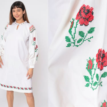 70s Floral Cross Stitch Dress White Embroidered Rose Midi Dress Shift 60s Mod Boho Embroidery 1970s Vintage Bohemian Long Sleeve Medium 