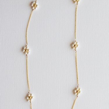 Flora pearl necklace