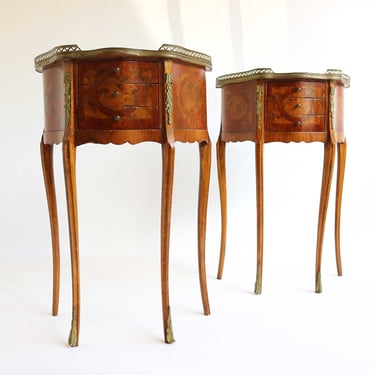 Vintage Pair of French Bedside Tables Couple Ormolu Mounted Louis XV Style Marquetry Inlaid Nightstands End Tables Side Tables Drawers 1960s 