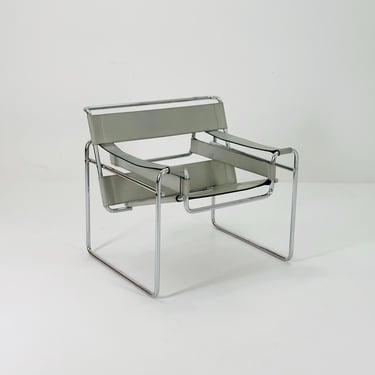 Mid century B3 Wassily light grey lounge Chair by Marcel Breuer for Matteo grassi , 1980s 