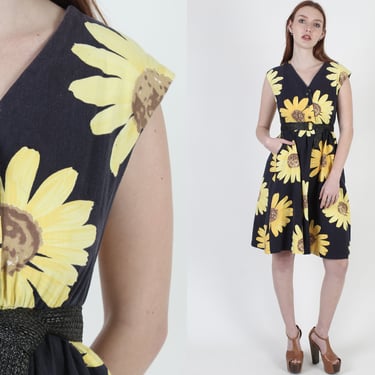 Sunflower Print Rustic Summer Mini Dress With Pockets, Vintage 70s Does 50s Floral Print House Dress 