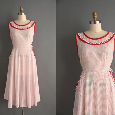 vintage 1950s Dress | Brentwood Pink Swissdot Scallop Full Skirt Cotton Dress | Large 