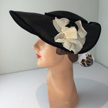 She Had Style & Beauty - Vintage 1950s Black Straw Woven Wide Brim Hat w/Ivory Florals 