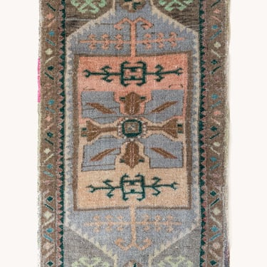 Vintage Turkish Mini Rug No. 645 | 1'9 x 3'6