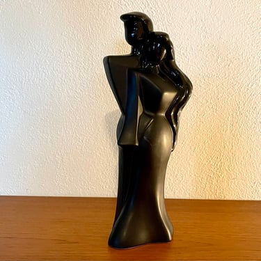 Vintage 1980s Black Ceramic Hugging Couple Figurine In The Style Of Lindsay B. 